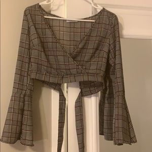 Flared sleeved crop top